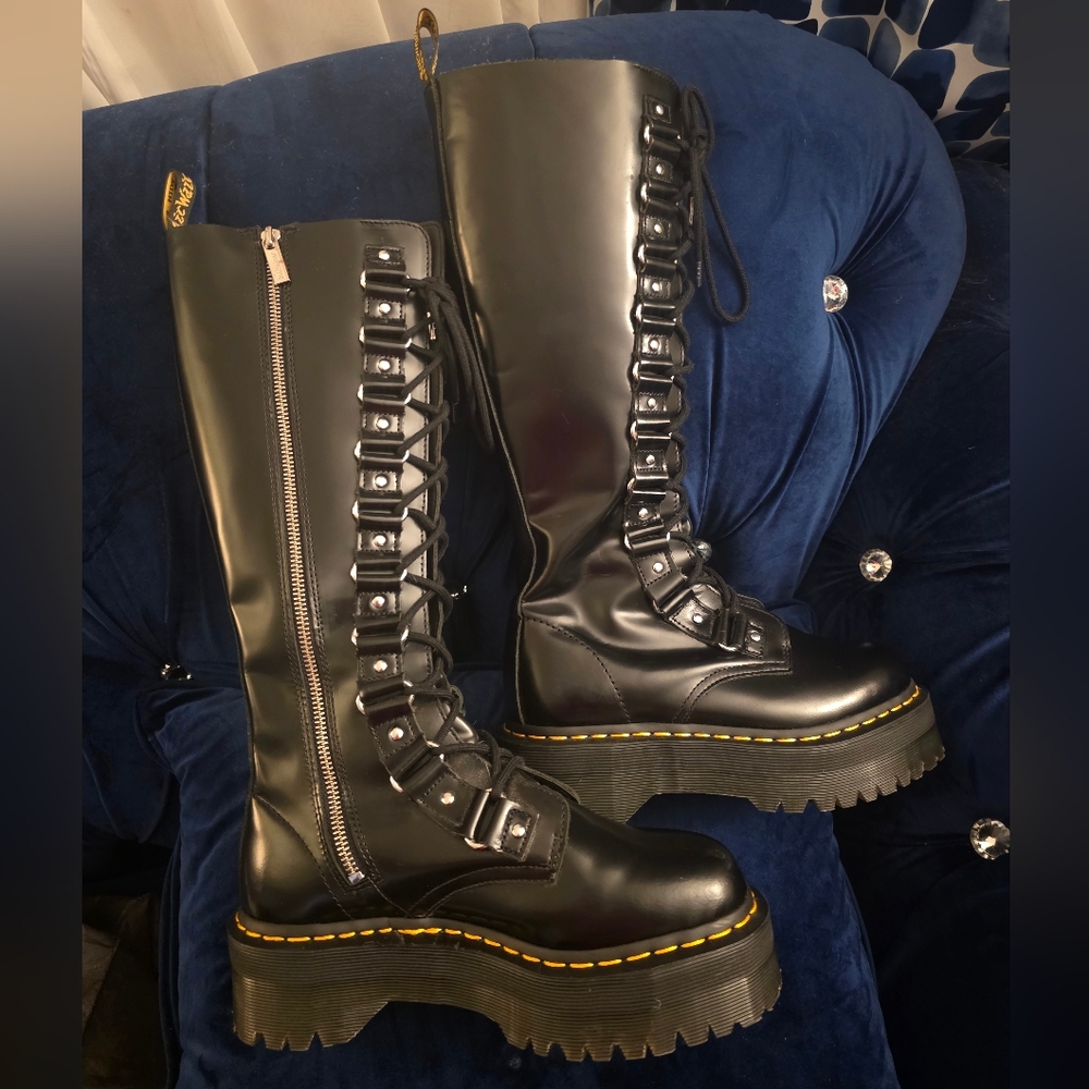 Dr. Martens 1B60 Britain XL leather knee-high platform boots. Size 7 - Picture 6 of 14